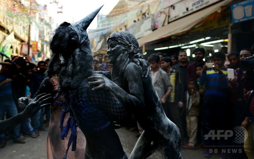 ヒンズー教のシバ神たたえる「マハ・シバラトリ」、インド