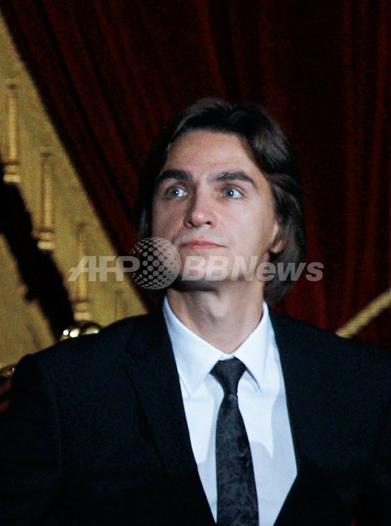 酸かけられたボリショイ芸術監督、「仕事復帰できる」まで回復へ