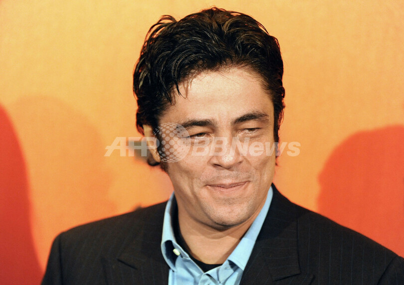 映画『チェ』パリで上映、ベニチオ・デル・トロ登場