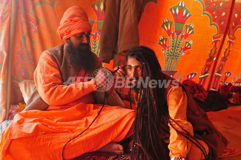 ヒンズー教の祭典「クンブメーラ」、1億人の信者を迎える街 インド