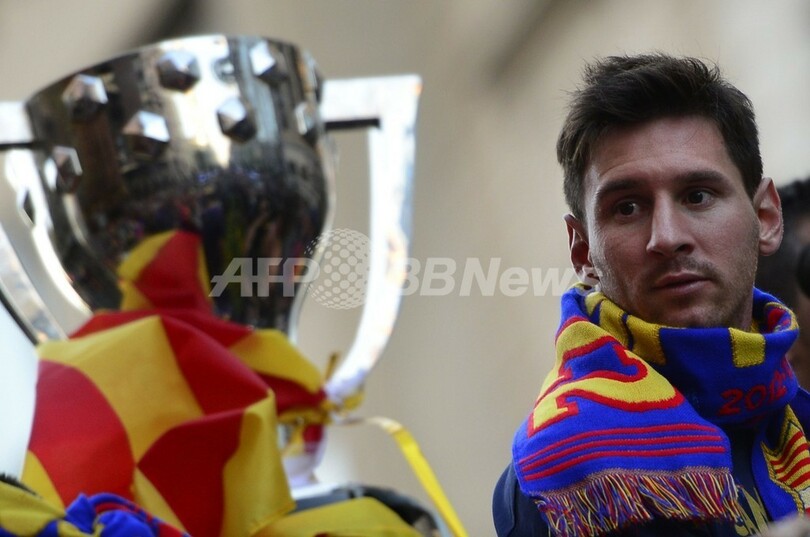 リーグ制覇のFCバルセロナが優勝パレード