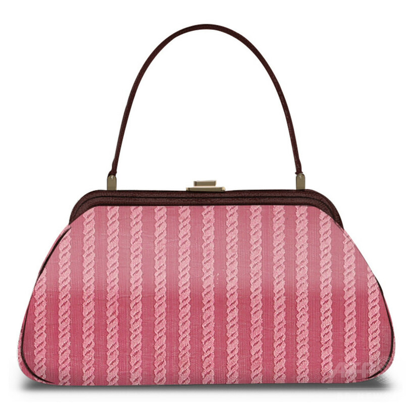 「ロベルタ ディ カメリーノ」カスタムバッグ、SNSでシェアも