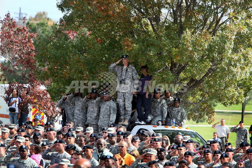 オバマ米大統領、追悼式典に出席 フォートフッド陸軍基地銃乱射事件