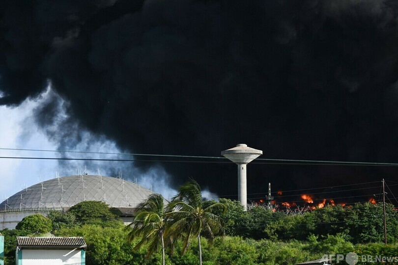 落雷でキューバの石油施設炎上 1人死亡・121人負傷