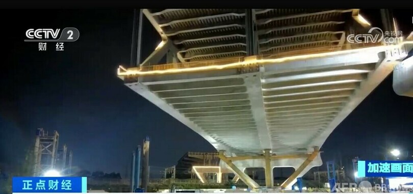 2.9万トンの2階建て道路の鉄道をまたぐ橋が回転に成功 中国・広東