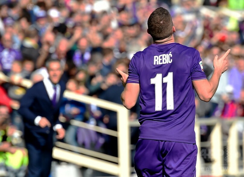 フィオレンティーナが首位返り咲き、フロジノーネ相手に前半で4発