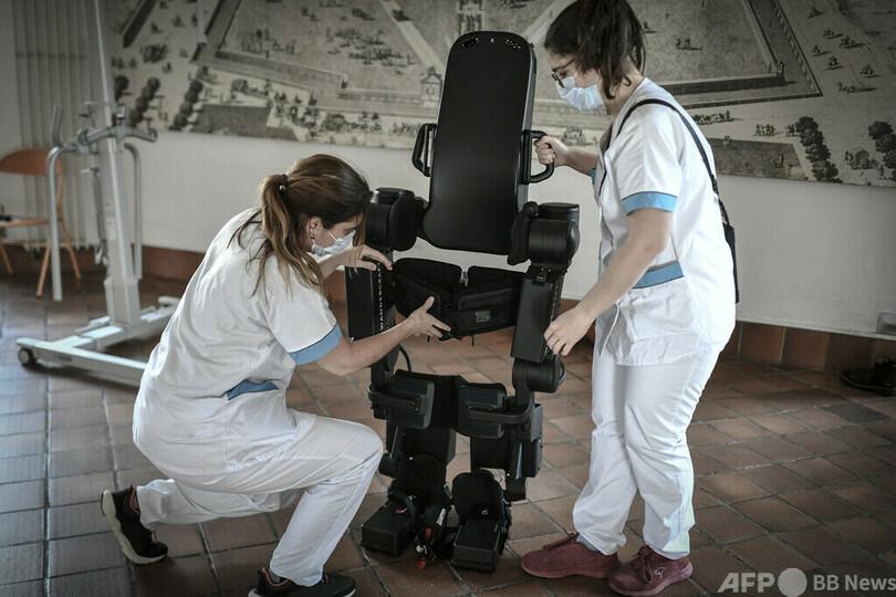 再び立って歩きたい、負傷兵のリハビリに「外骨格」 フランス