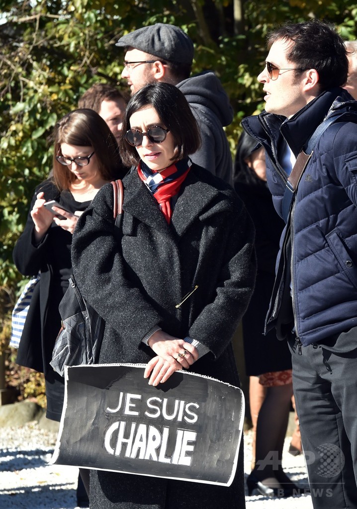 パリ新聞社襲撃、在日フランス人も黙とう