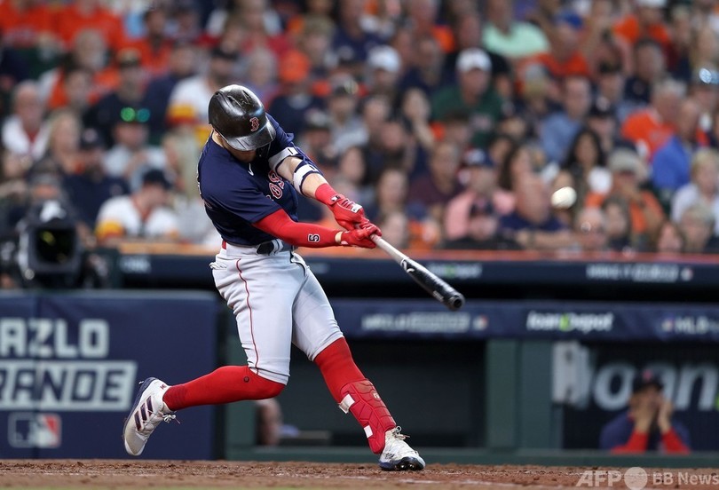 Rソックスが歴史的な満塁弾2発で勝利、1勝1敗のタイに戻す