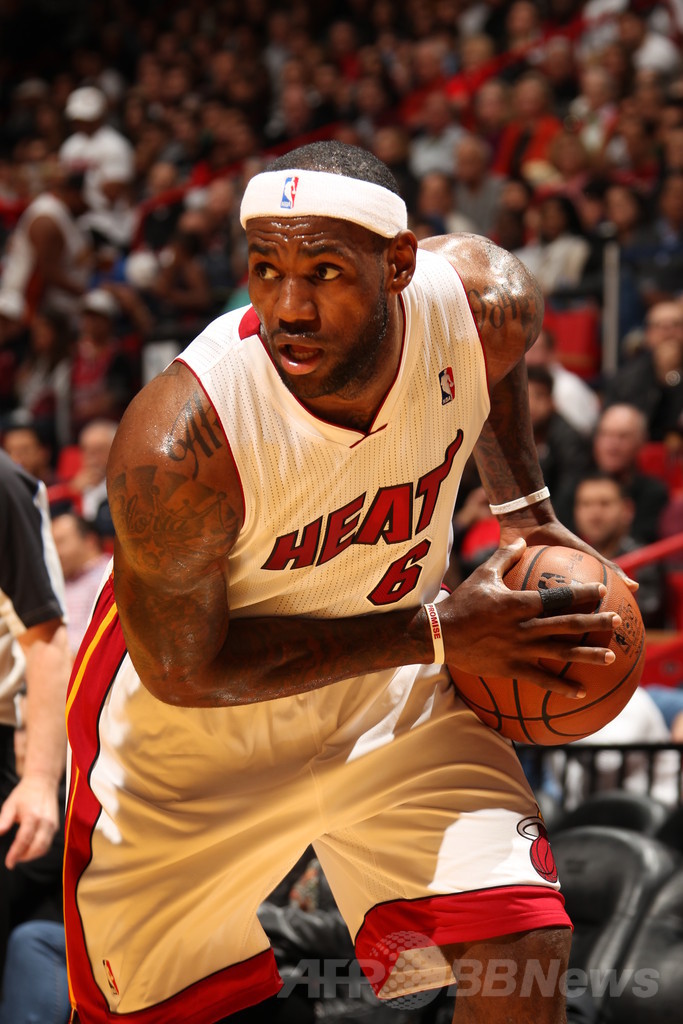 ヒート、ジェームズにけん引されペリカンズに圧勝