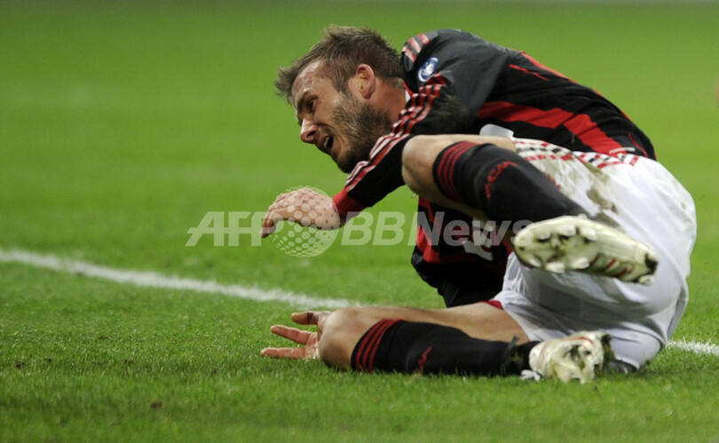 ベッカムがアキレス腱断裂、W杯絶望か