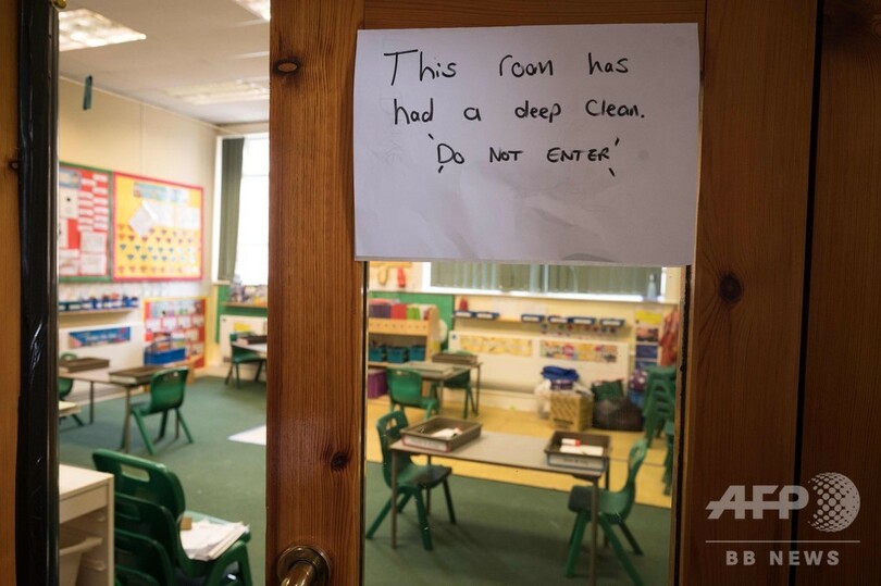 イングランドの小学校、6月1日から段階的に再開 首相発表