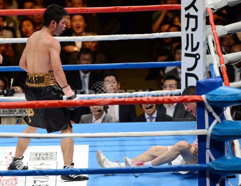 三浦が9回TKOで王座獲得、WBC世界スーパーフェザー級