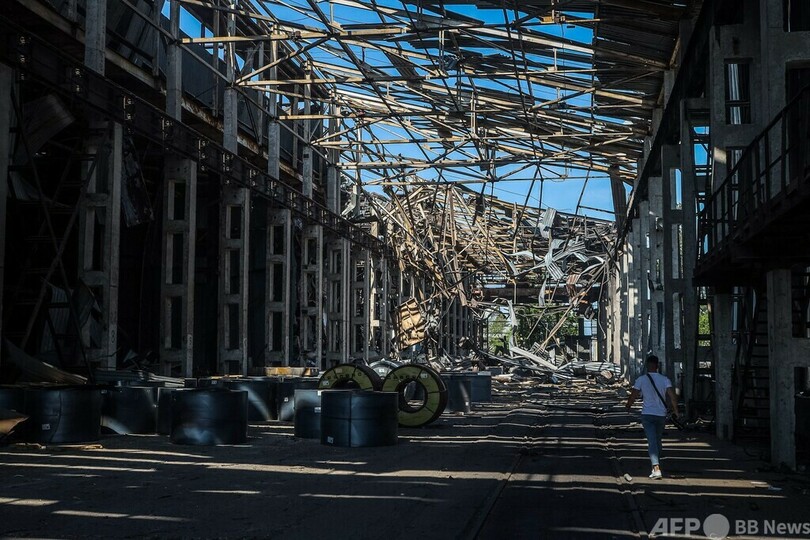 首都キーウに「前例のない空爆」続く ウクライナ