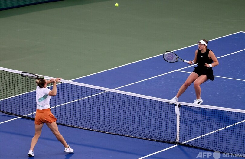 オスタペンコがハレプ下す、GS覇者4人倒して決勝へ ドバイ選手権