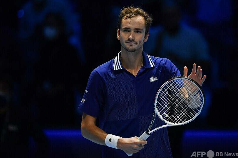 ズベレフが4強入り、準決勝の相手はジョコビッチ ATPファイナルズ
