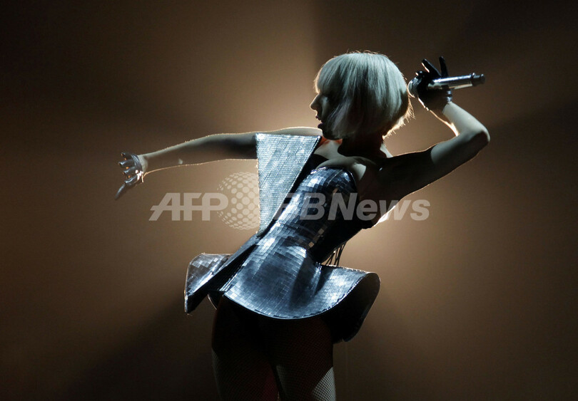 レディー・ガガ、ドイツで渾身のパフォーマンス