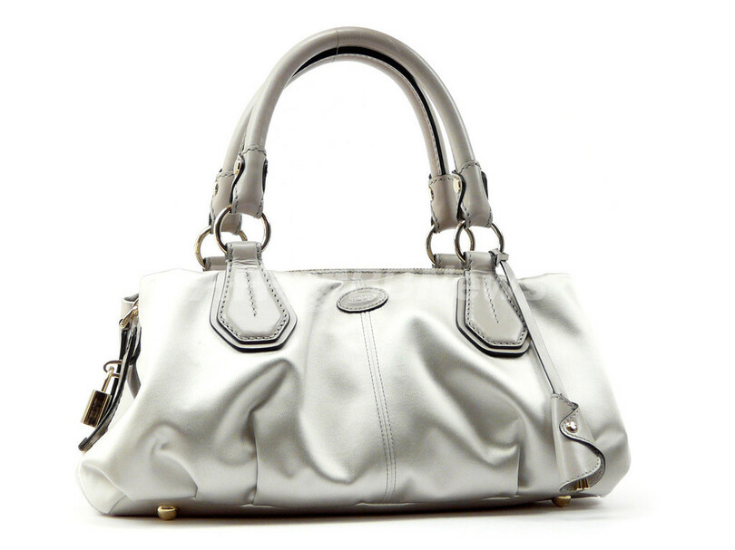 トッズが着物とバッグのコーディネート提案「WABI」コレクション