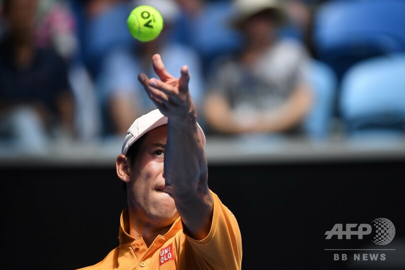 錦織「負けなかったことを喜ばないと」、相手棄権で辛くも全豪2回戦へ 	