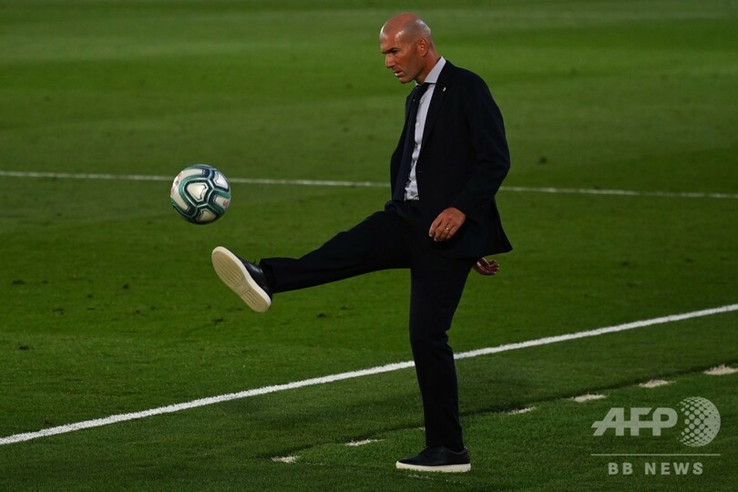 ジダン監督は「天からの授かりもの」 レアル会長