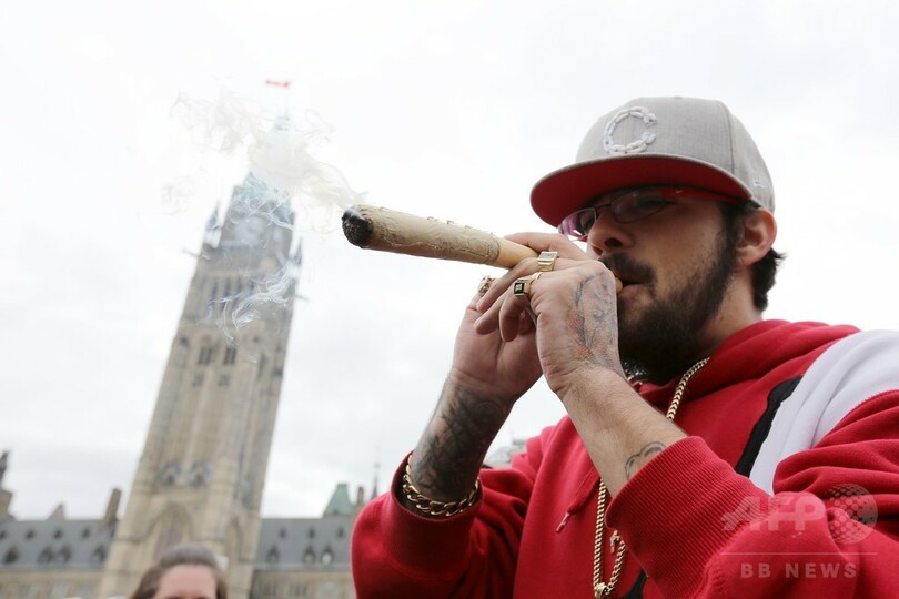 カナダ、10月17日に大麻解禁 首相が発表