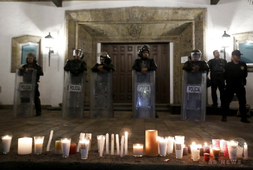 行方不明の学生3人、麻薬組織が拉致し殺害 酸入りのたるも メキシコ