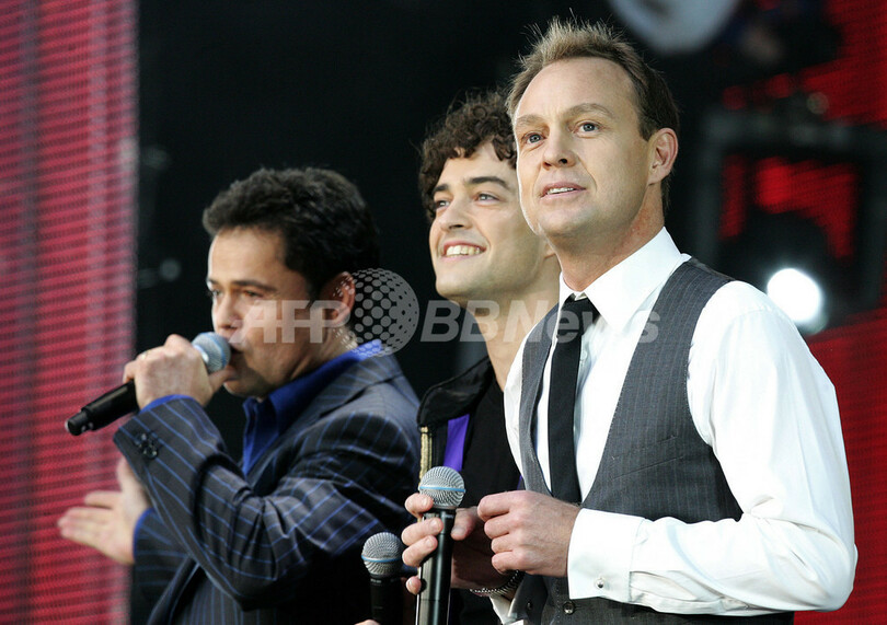 ダイアナ元妃没後10周年記念の追悼コンサートにロッド・スチュワート登場