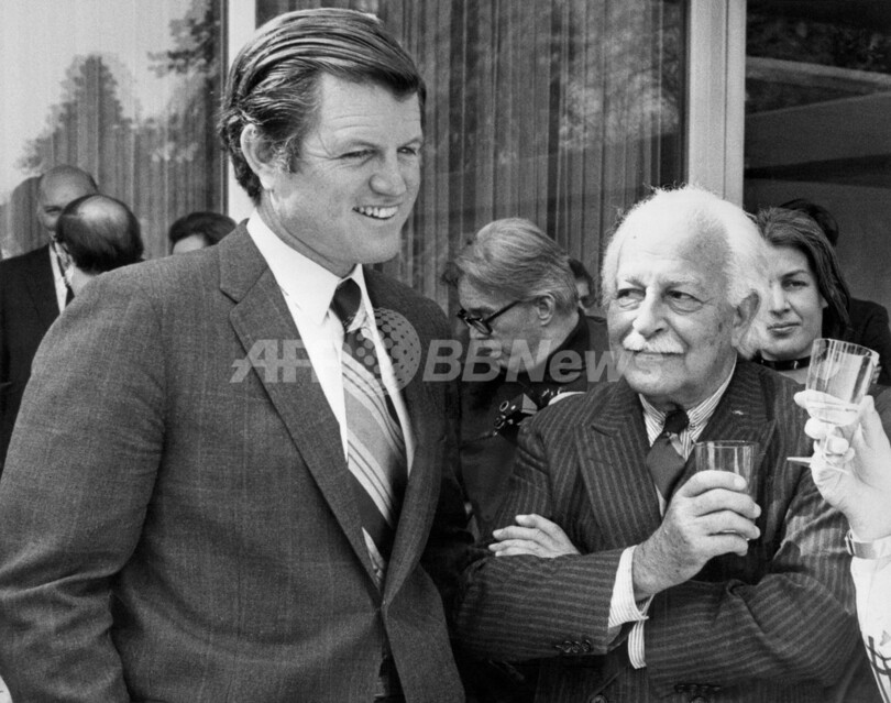 エドワード・ケネディ米上院議員死去、77歳