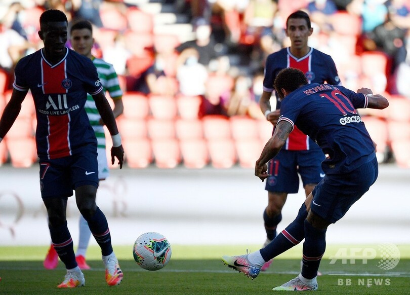 仏杯決勝控えるPSGが親善試合で大勝、5000人のファン集まる