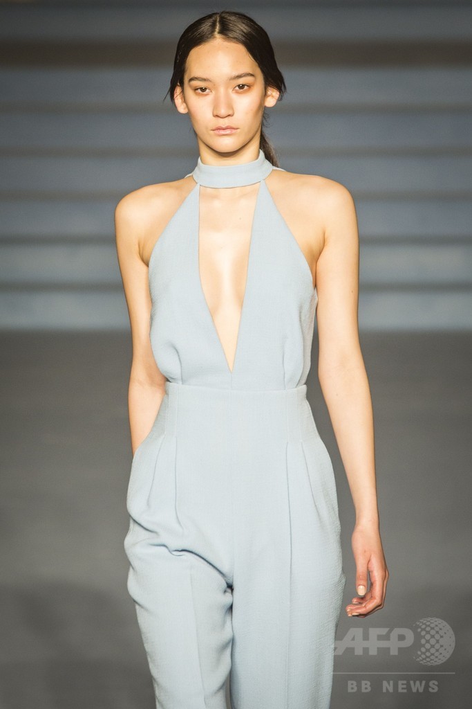  ウェス・アンダーソン映画にインスパイアされたパステルドレス、「エミリア・ウィックステッド」15/16年秋冬