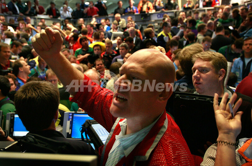 NYダウ、景気後退懸念で乱高下 終値は401ドル高の急反発