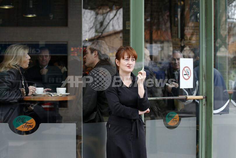 スペイン、バーやレストランも全面禁煙に