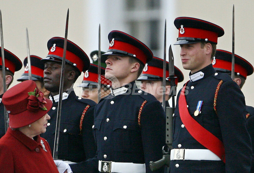 英ウイリアム王子、7日から空軍でパイロットの訓練