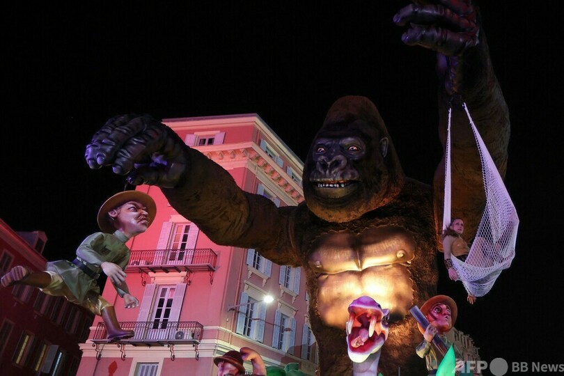 仏ニースのカーニバル開幕、テーマは「動物の王様」