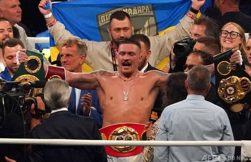 ウシクTKO勝ちで3団体防衛 挑戦者はローブロー判定に不服