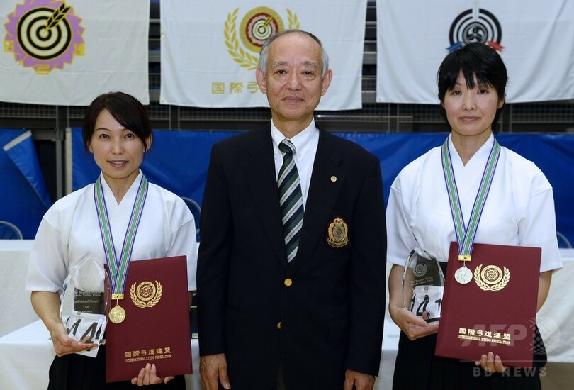 世界弓道がフランスで開催、団体戦で日本が優勝