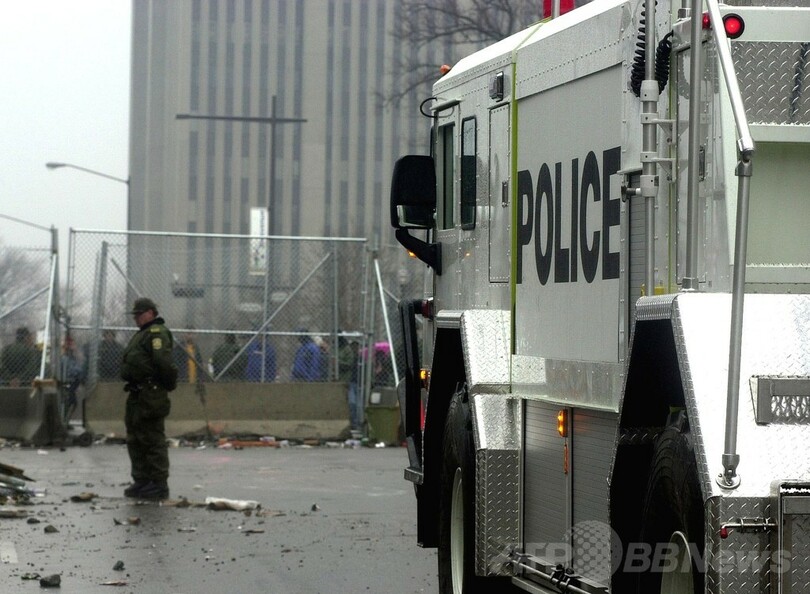 「凶悪犯」3人がヘリで拘置所脱走、カナダ