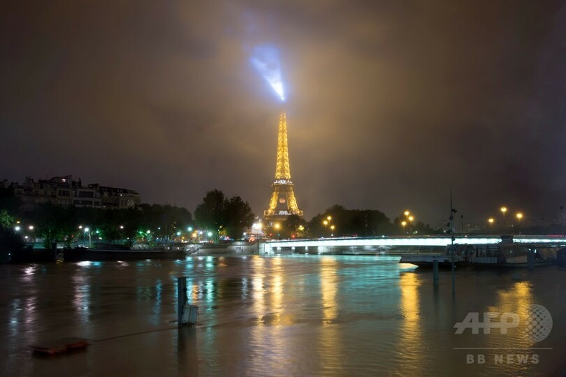 セーヌ川の水位、6メートルに 仏パリ