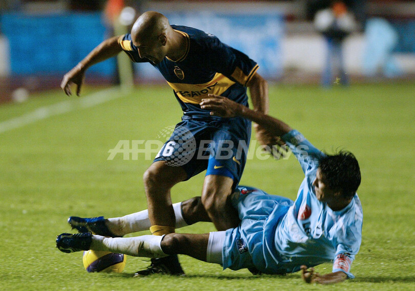 ＜サッカー 07リベルタドーレス杯南米選手権＞ボカ・ジュニアーズ ボリバル戦は引き分けに終わる - ボリビア