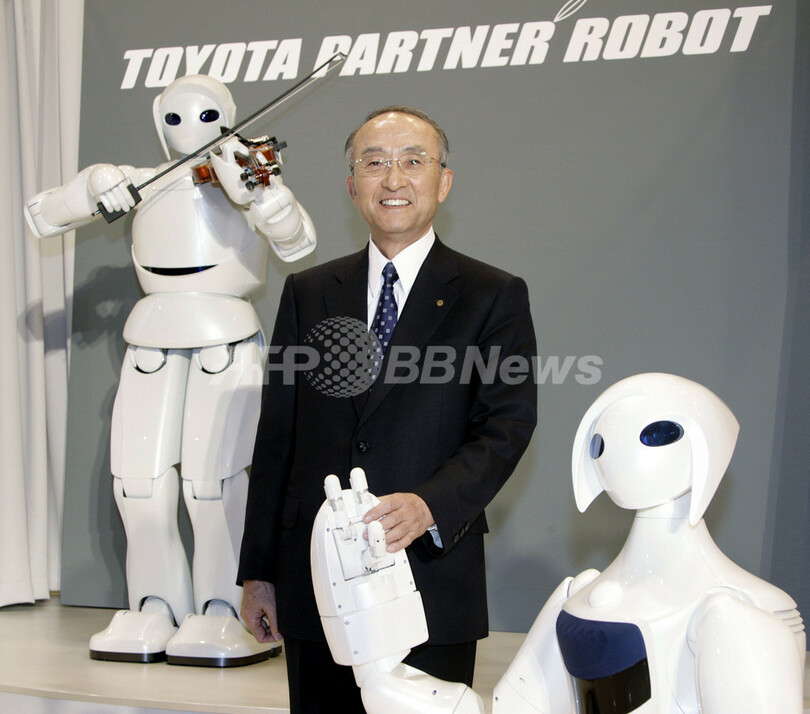 トヨタ、バイオリンロボットなど新型ロボット公開