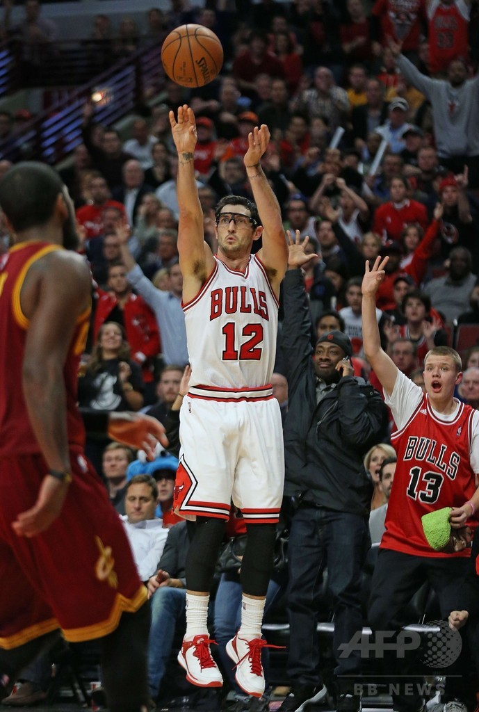 キャバリアーズ、ジェームズの活躍でブルズとのOT制す