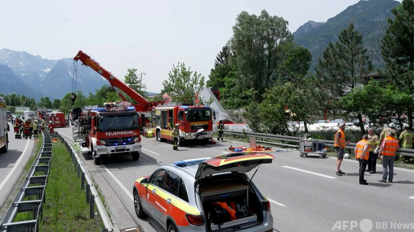 ドイツ南部で列車脱線 4人死亡、数十人負傷