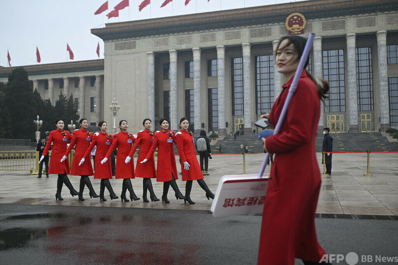 【今日の1枚】警備に案内、全人代会場の周りで 中国