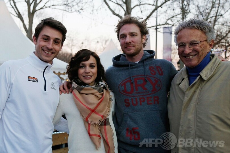 コンコルド広場でお披露目されたソチ五輪のフィギュア仏代表