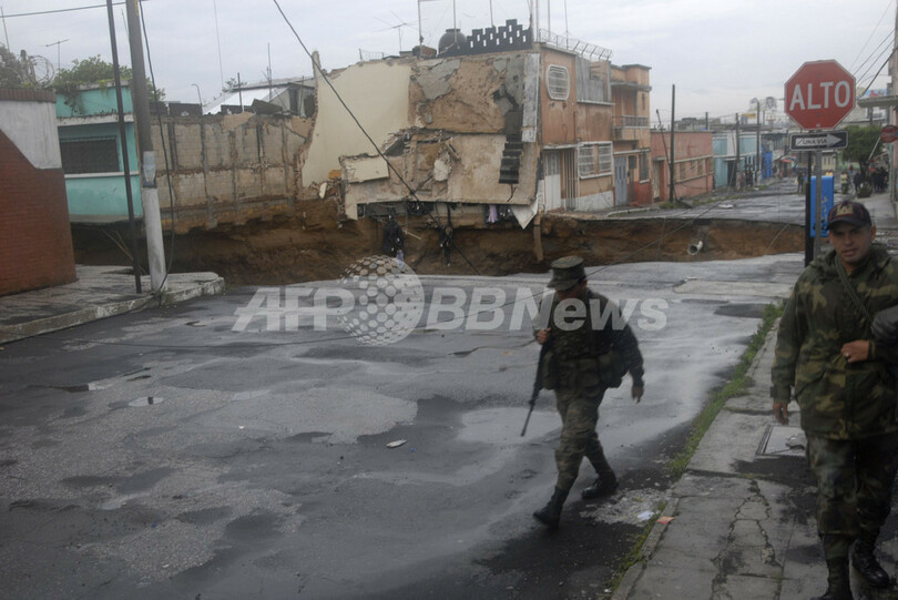 中米の熱帯暴風雨、死者90人に