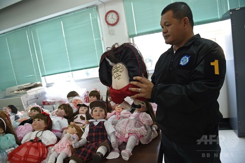 タイでブームの人形、航空当局が「人間ではない」と表明