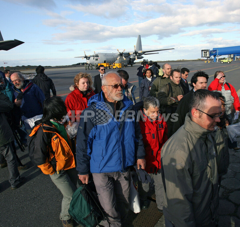 南極海の客船沈没事故、一部の乗客チリに到着