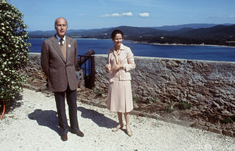 ジスカールデスタン元仏大統領、コロナで死去 94歳