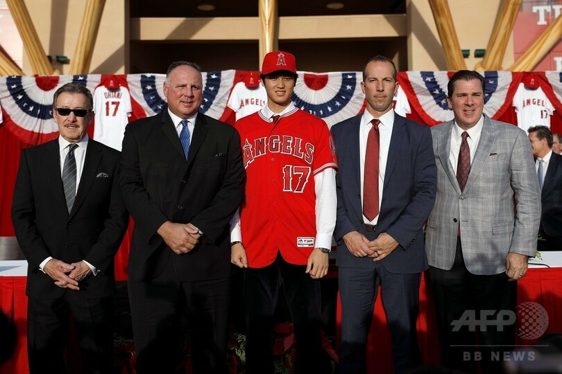 大谷翔平がエンゼルス入団会見、新天地で盛大な歓迎受ける