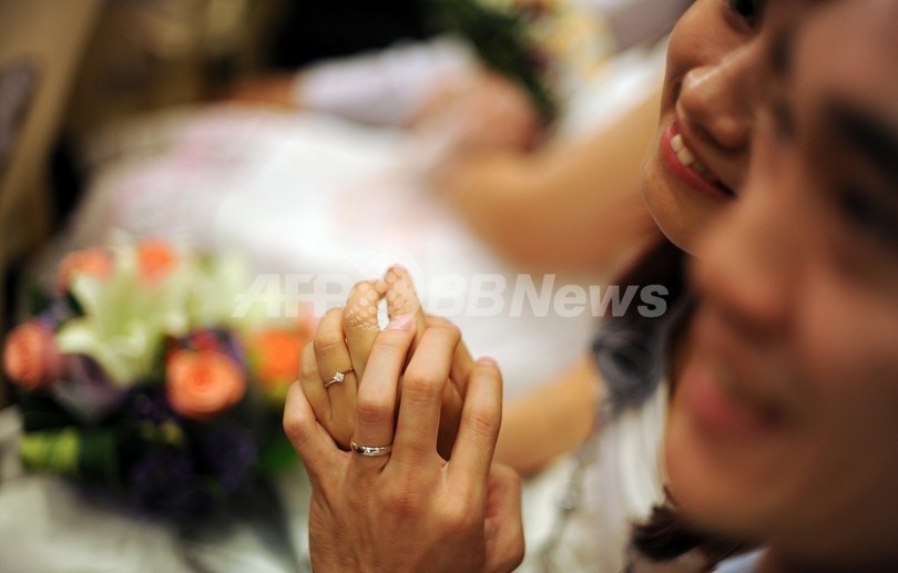 マレーシアの110歳男性、82歳女性と再婚へ マレーシアの110歳男性、82歳女性と再婚へ